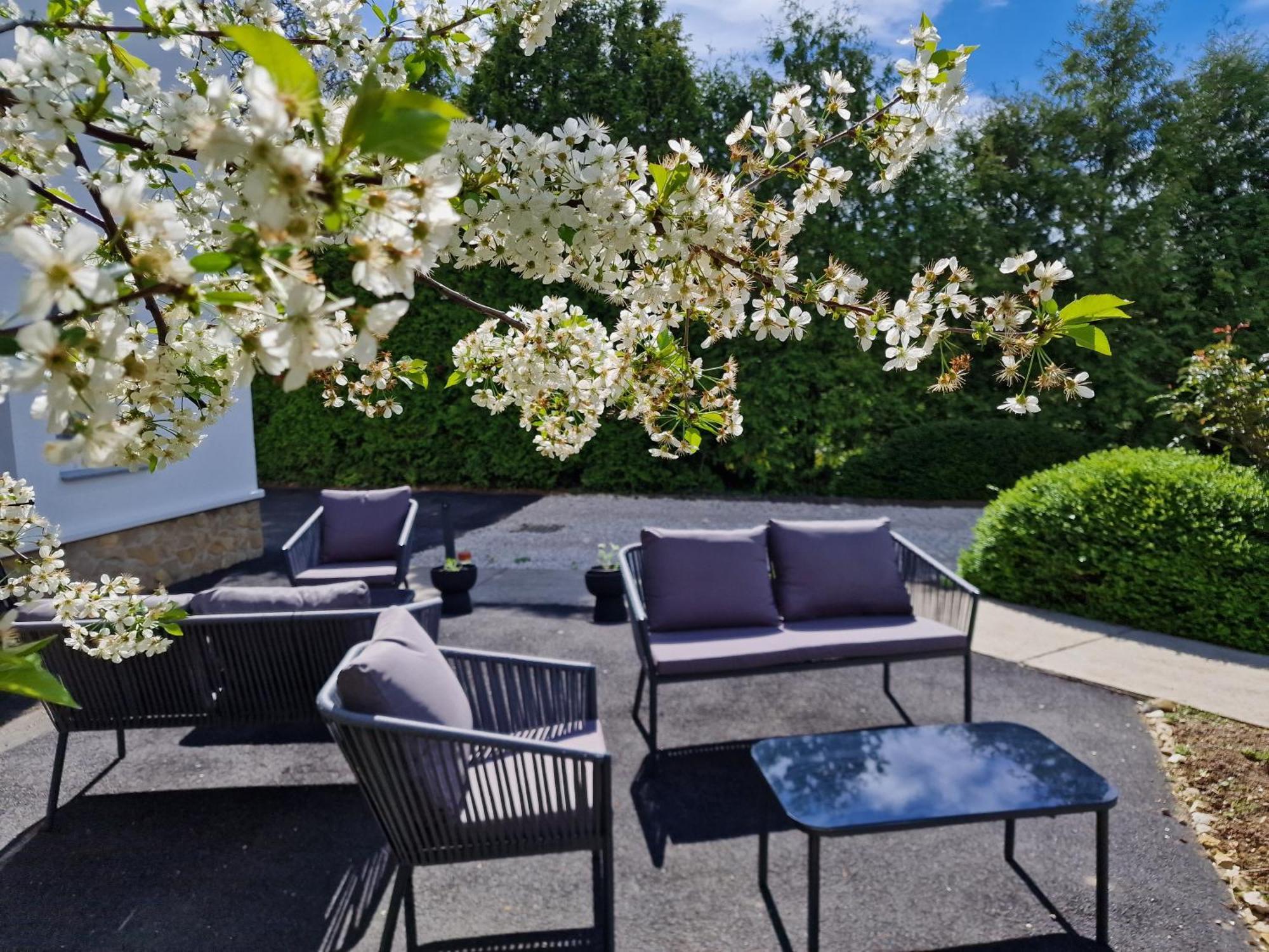 The Secret Garden - Keszthely Bed & Breakfast Exterior photo