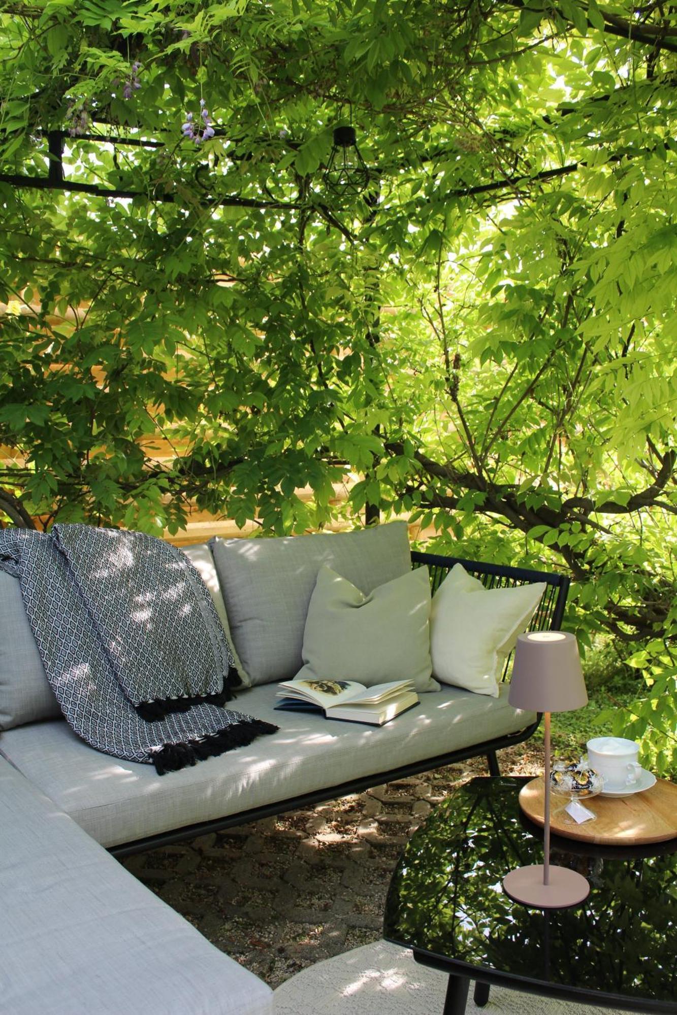 The Secret Garden - Keszthely Bed & Breakfast Exterior photo